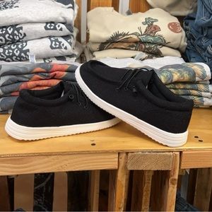 Solid Black lightweight Canvas Shoe